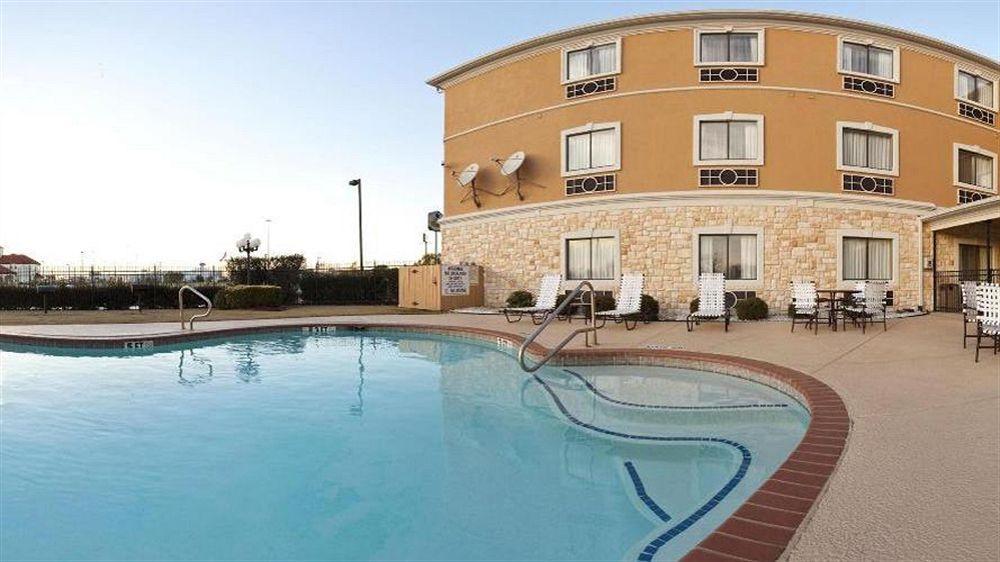 Holiday Inn Express And Suites Гринвилл Экстерьер фото