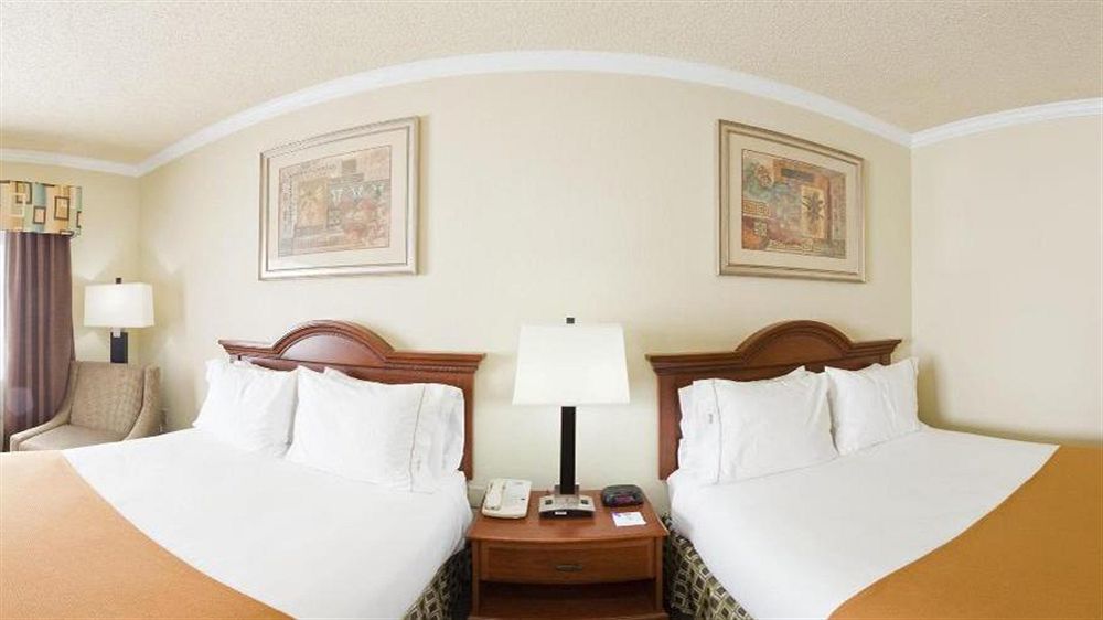 Holiday Inn Express And Suites Гринвилл Экстерьер фото